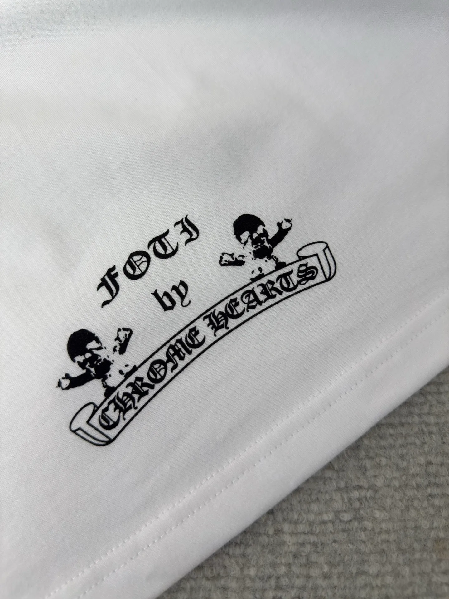P240 Chrome Hearts FOTI Skull Print Tee Authentic Open Edition - Physical Counter - Top Luxury Quality 🆚 Instant sale of all versions on the market Fabric is made of 26 weave 200g cotton material Printing uses black ink Water slurry printing Customized supporting accessories Size S M L